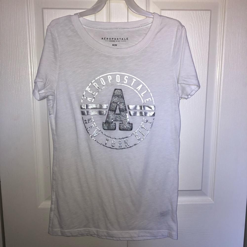 Classic white T with a pinch of style